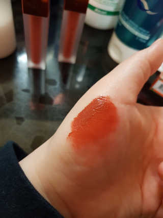 [블랙루즈] 에어 핏 벨벳 틴트3 택1+랜덤1 — 5점을 준 리뷰어가 2019년 3월 올린 사용 사진