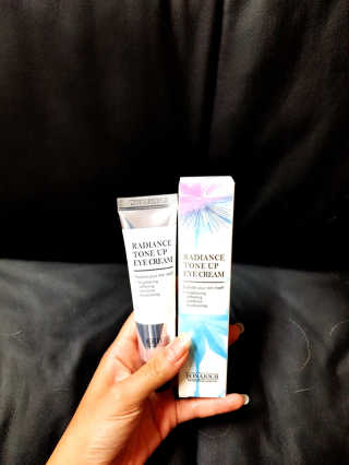 보나쥬르 래디언스 톤업 아이크림 30ml — 5점을 준 리뷰어가 2018년 8월 올린 사용 사진