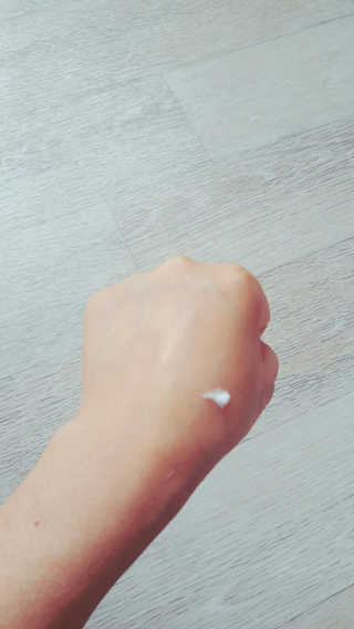 [후르디아] 72시간 블루베리 속살 수분크림 — 5점을 준 리뷰어가 2017년 9월 올린 사용 사진