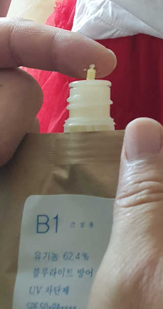 톤28 유기농 블루라이트 방어 UV 차단거리 건성용 B1 — 5점을 준 리뷰어가 2019년 5월 올린 사용 사진