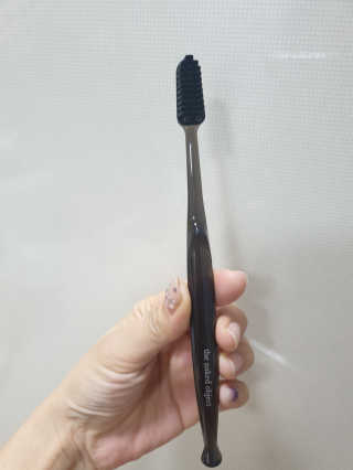 the naked object 디블랙 실리콘 잇몸 칫솔 — 5점을 준 리뷰어가 2020년 2월 올린 사용 사진
