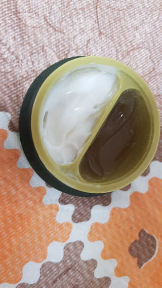 토니모리 프롬 강화 맑은 약쑥 두 겹 진정 크림 — 4점을 준 리뷰어가 2019년 9월 올린 사용 사진