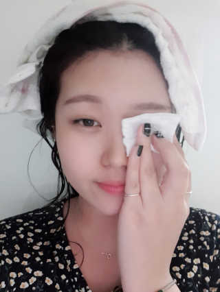 AHC 에이 에이치 씨 미니멀 10 워터리 에센스 — 5점을 준 리뷰어가 2018년 12월 올린 사용 사진