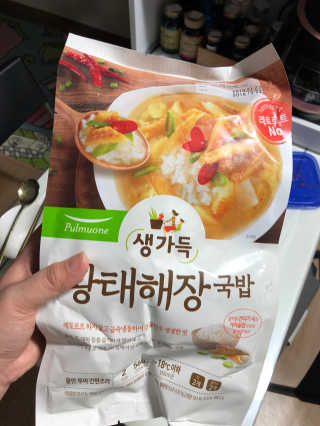 [풀무원] 사골곰탕국밥 황태해장국밥 — 5점을 준 리뷰어가 2018년 6월 올린 사용 사진