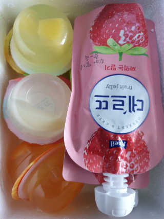 데르뜨 떠먹는 과일 3종, 짜먹는 과일 2종 총 10개 체험 — 5점을 준 리뷰어가 2020년 3월 올린 사용 사진