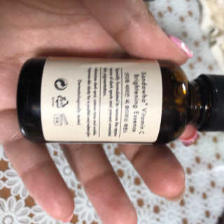 [스킨큐어] 산다화 비타민C 화이트닝 에센스 30ml — 1점을 준 리뷰어가 2020년 3월 올린 사용 사진