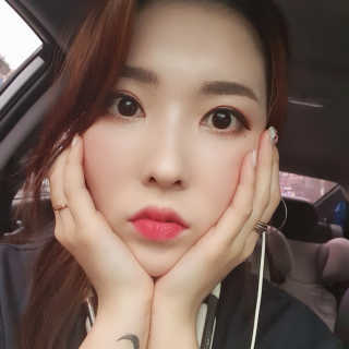 [캔메이크] 매트 플로어 치크 — 4.5점을 준 리뷰어가 2019년 5월 올린 사용 사진