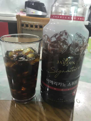 (주)쟈뎅 쟈뎅 시그니처 아메리카노 1.1L — 5점을 준 리뷰어가 2018년 8월 올린 사용 사진