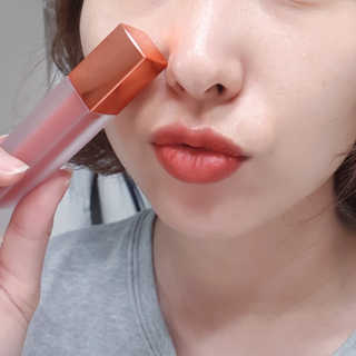[블랙루즈] 에어 핏 벨벳 틴트3 택1+랜덤1 — 5점을 준 리뷰어가 2019년 3월 올린 사용 사진