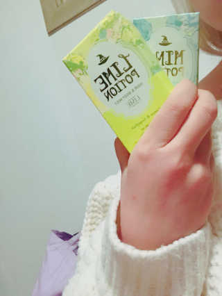 바디홀릭 바디미스트 라임포션+민트포션 — 4.67점을 준 리뷰어가 2018년 11월 올린 사용 사진