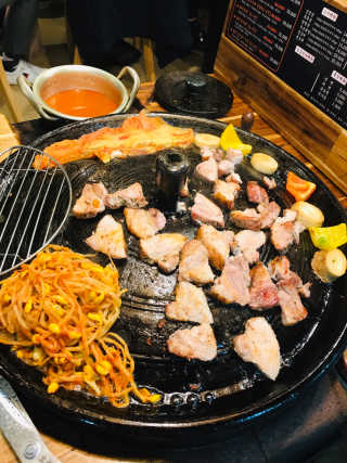 [화덕고깃간 마곡발산점] 화덕삼겹살2인분 — 4.5점을 준 리뷰어가 2018년 11월 올린 사용 사진