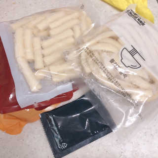 두번째 국떡 국가대표 떡볶이 1팩 + 영미칩 2봉 증정 — 5점을 준 리뷰어가 2019년 2월 올린 사용 사진