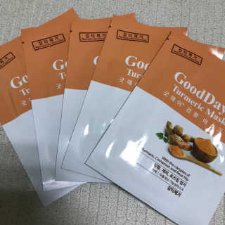 GoodDay Skincare GoodDay 강황 마스크 — 3점을 준 리뷰어가 2019년 5월 올린 사용 사진