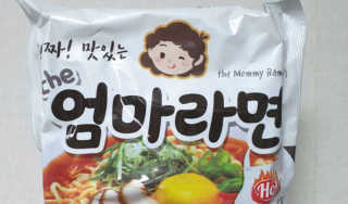 라면 그대로가 제일 맛있는 더엄마라면 — 4.5점을 준 리뷰어가 2019년 6월 올린 사용 사진