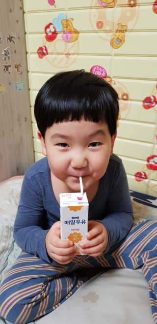 매일우유 멸균 매일우유 저지방 2프로 멸균 핑크퐁 에디션 6입 — 5점을 준 리뷰어가 2018년 1월 올린 사용 사진