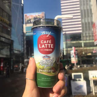 마이카페라떼 말차 아몬드브리즈 7개입 — 5점을 준 리뷰어가 2019년 11월 올린 사용 사진