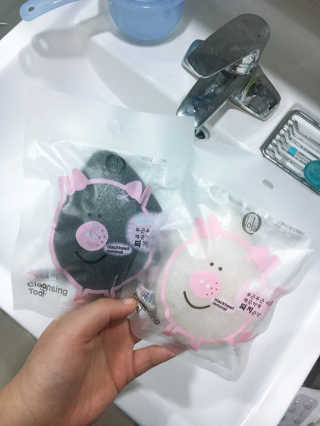 닥터로라 닥터롤라 엄마바바 깨끗하게 되지곤약 스폰지 — 5점을 준 리뷰어가 2018년 10월 올린 사용 사진