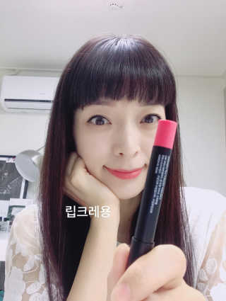 [블랙루즈] 에어 핏 촉촉틴트 + 크리미 벨벳 립크레용 — 4.67점을 준 리뷰어가 2018년 7월 올린 사용 사진
