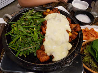 고향원조숯불닭갈비 [고향산천원조숯불닭갈비] 뼈없는 숯불닭갈비 2인세트 — 3.33점을 준 리뷰어가 2018년 9월 올린 사용 사진