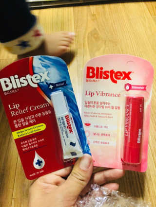 블리스텍스 립 릴리프 크림 립밤, 립 바이브런스 립밤 — 5점을 준 리뷰어가 2018년 11월 올린 사용 사진
