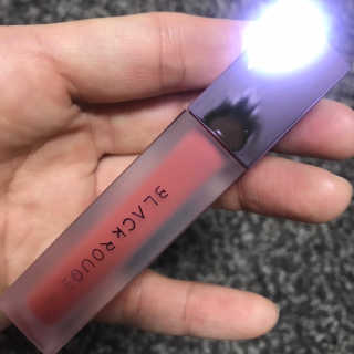 [블랙루즈] 에어 핏 벨벳 틴트 시즌2 中 택1+랜덤1 — 5점을 준 리뷰어가 2018년 10월 올린 사용 사진