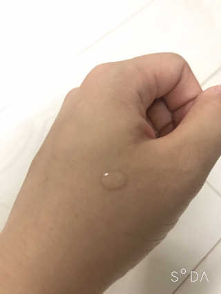 [스킨큐어] 산다화 비타민C 화이트닝 에센스 30ml — 5점을 준 리뷰어가 2019년 6월 올린 사용 사진