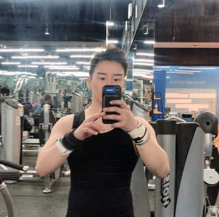 라인공사 퍼펙트핏메이커 남자 보정 속옷 — 5점을 준 리뷰어가 2020년 2월 올린 사용 사진