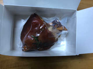 행복먹거리공작소 맥족. 맥주에 빠진 족발 550g + 마늘소스 70g — 4점을 준 리뷰어가 2020년 3월 올린 사용 사진