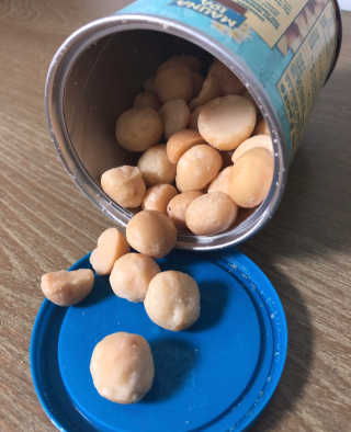 마우나로아 무염 드라이 로스티드 마카다미아 캔 127G — 5점을 준 리뷰어가 2019년 8월 올린 사용 사진