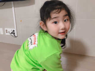 인디고뱅크키즈 레트로 미키 그래픽 맨투맨 — 5점을 준 리뷰어가 2020년 2월 올린 사용 사진