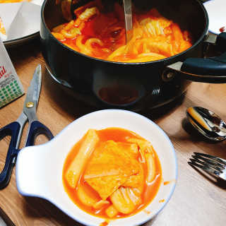 [홍코너떡볶이]옛날떡볶이 인기맛 4팩세트 — 5점을 준 리뷰어가 2019년 12월 올린 사용 사진