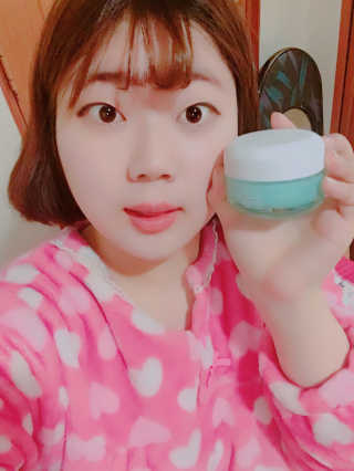 킴앤추 (KIM&CHOO) 아웃오브서울 트루 리바이탈라이징 크림 — 5점을 준 리뷰어가 2017년 3월 올린 사용 사진