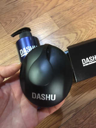 다슈코리아 다슈 단백질 한방 두피 골드 샴푸 500ml +샴푸브러쉬 — 5점을 준 리뷰어가 2020년 1월 올린 사용 사진