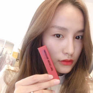 우드버리 울트라 에이치디 스무디 벨벳 틴트 — 5점을 준 리뷰어가 2019년 6월 올린 사용 사진