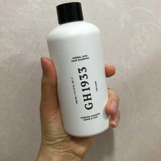 허벌 에시드 헤어 샴푸+실키 스네일 헤어 트리트먼트 — 3.33점을 준 리뷰어가 2018년 5월 올린 사용 사진