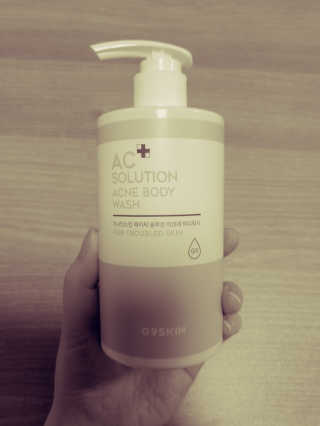 지나인스킨 AC+ 솔루션 아크네 바디워시 — 4.5점을 준 리뷰어가 2019년 11월 올린 사용 사진
