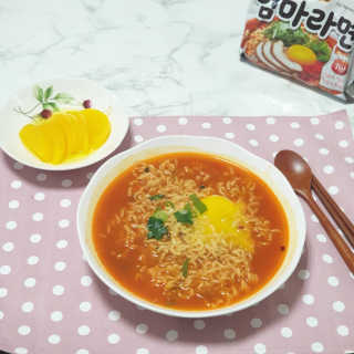 라면 그대로가 제일 맛있는 더엄마라면 — 5점을 준 리뷰어가 2019년 7월 올린 사용 사진