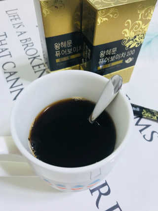 넥스트비티 왕혜문 퓨어 보이차 100 골드라벨 — 5점을 준 리뷰어가 2017년 11월 올린 사용 사진