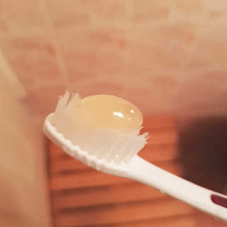큐어스크립트 닥터폴스 치약 바닐블랙티향 — 4점을 준 리뷰어가 2018년 3월 올린 사용 사진