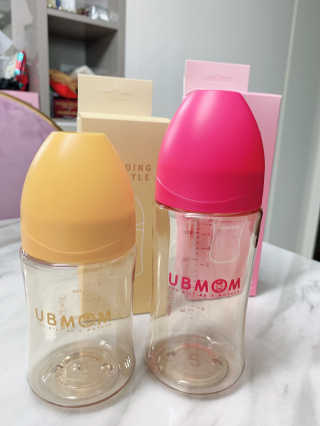 유비맘 PPSU 젖병 노꼭지_200ml_컬러 랜덤 발송 — 4점을 준 리뷰어가 2020년 3월 올린 사용 사진