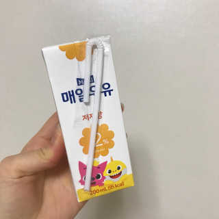 매일우유 멸균 매일우유 저지방 2프로 멸균 핑크퐁 에디션 6입 — 4.17점을 준 리뷰어가 2018년 1월 올린 사용 사진