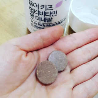 네츄럴굿띵스 퓨어 키즈 멀티비타민 앤 미네랄 30일분 — 4.5점을 준 리뷰어가 2017년 10월 올린 사용 사진