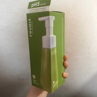 [후르디아] 아보카도 약산성 비건 여성 청결제 — 4점을 준 리뷰어가 2019년 6월 올린 사용 사진