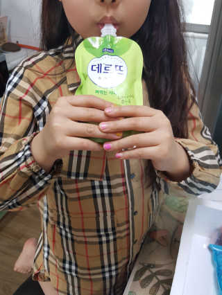 데르뜨 떠먹는 과일 3종, 짜먹는 과일 2종 총 10개 체험 — 5점을 준 리뷰어가 2020년 3월 올린 사용 사진