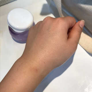 [후르디아] 72시간 블루베리 속살 수분크림 — 3점을 준 리뷰어가 2019년 9월 올린 사용 사진