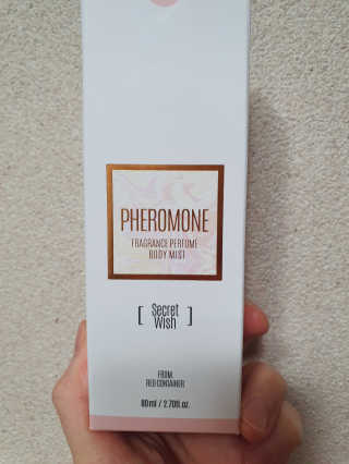 레드컨테이너 페로몬향 퍼퓸 바디미스트 80ml — 5점을 준 리뷰어가 2020년 3월 올린 사용 사진