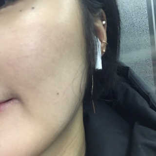 JM솔루션 물광 커버 파운데이션 럭셔리 — 5점을 준 리뷰어가 2018년 12월 올린 사용 사진