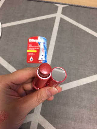 블리스텍스 립 릴리프 크림 립밤, 립 바이브런스 립밤 — 5점을 준 리뷰어가 2018년 11월 올린 사용 사진