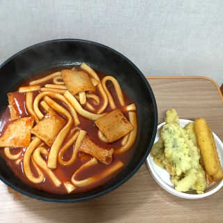 두번째 국떡 국가대표 떡볶이 1팩 + 영미칩 2봉 증정 — 5점을 준 리뷰어가 2019년 2월 올린 사용 사진