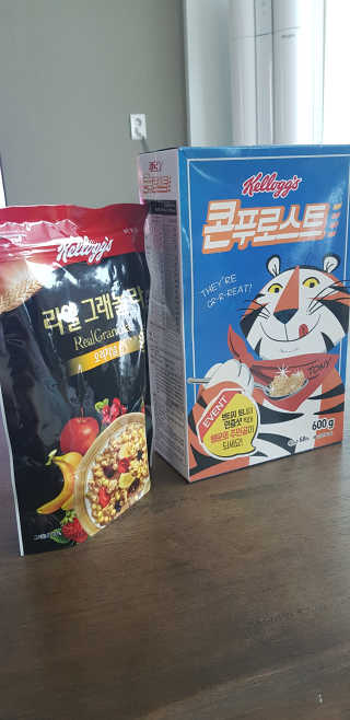 켈로그 콘프로스트,리얼 그래놀라 오리지널 — 5점을 준 리뷰어가 2019년 8월 올린 사용 사진